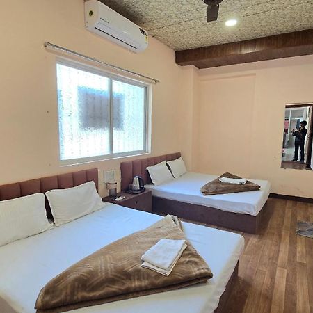 Hotel Maheshwari Green'S Ujjain Exteriör bild