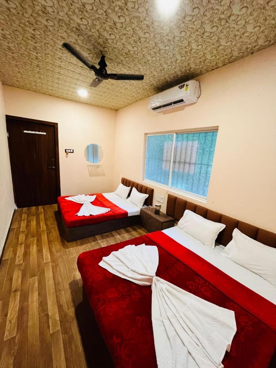 Hotel Maheshwari Green'S Ujjain Exteriör bild