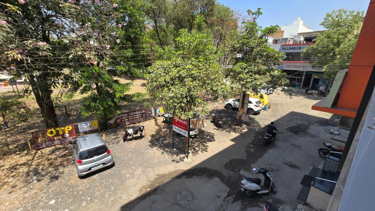 Hotel Maheshwari Green'S Ujjain Exteriör bild