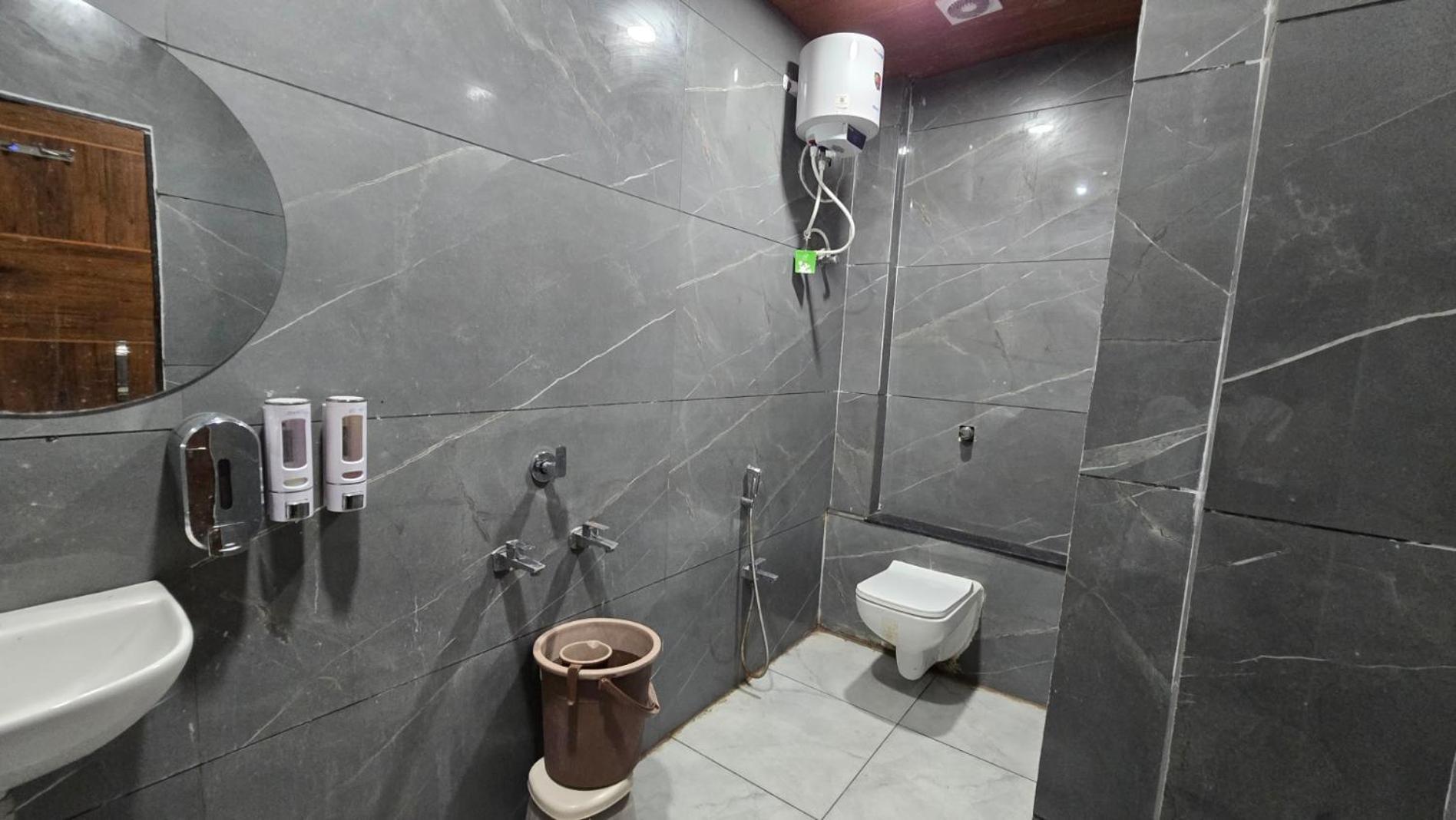 Hotel Maheshwari Green'S Ujjain Exteriör bild