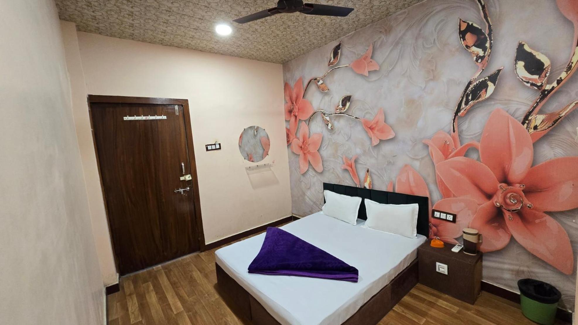 Hotel Maheshwari Green'S Ujjain Exteriör bild